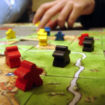 tablero del juego carcasone con piezas